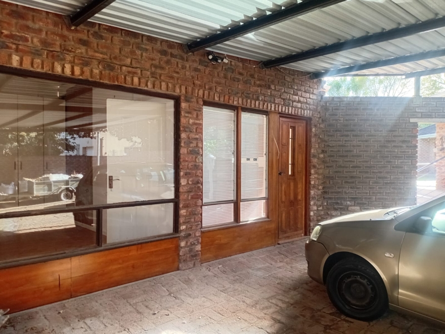 To Let 1 Bedroom Property for Rent in Vincent Eastern Cape